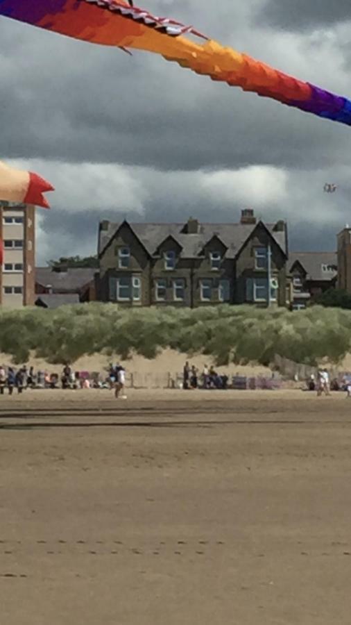 Beach Hideaway Apartment Lytham St Annes Exterior photo