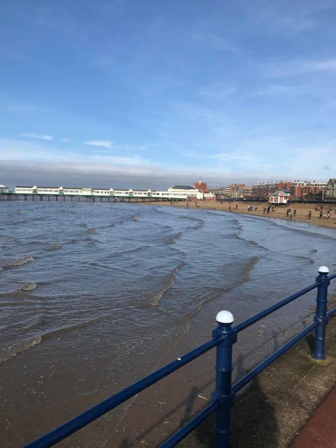 Beach Hideaway Apartment Lytham St Annes Exterior photo