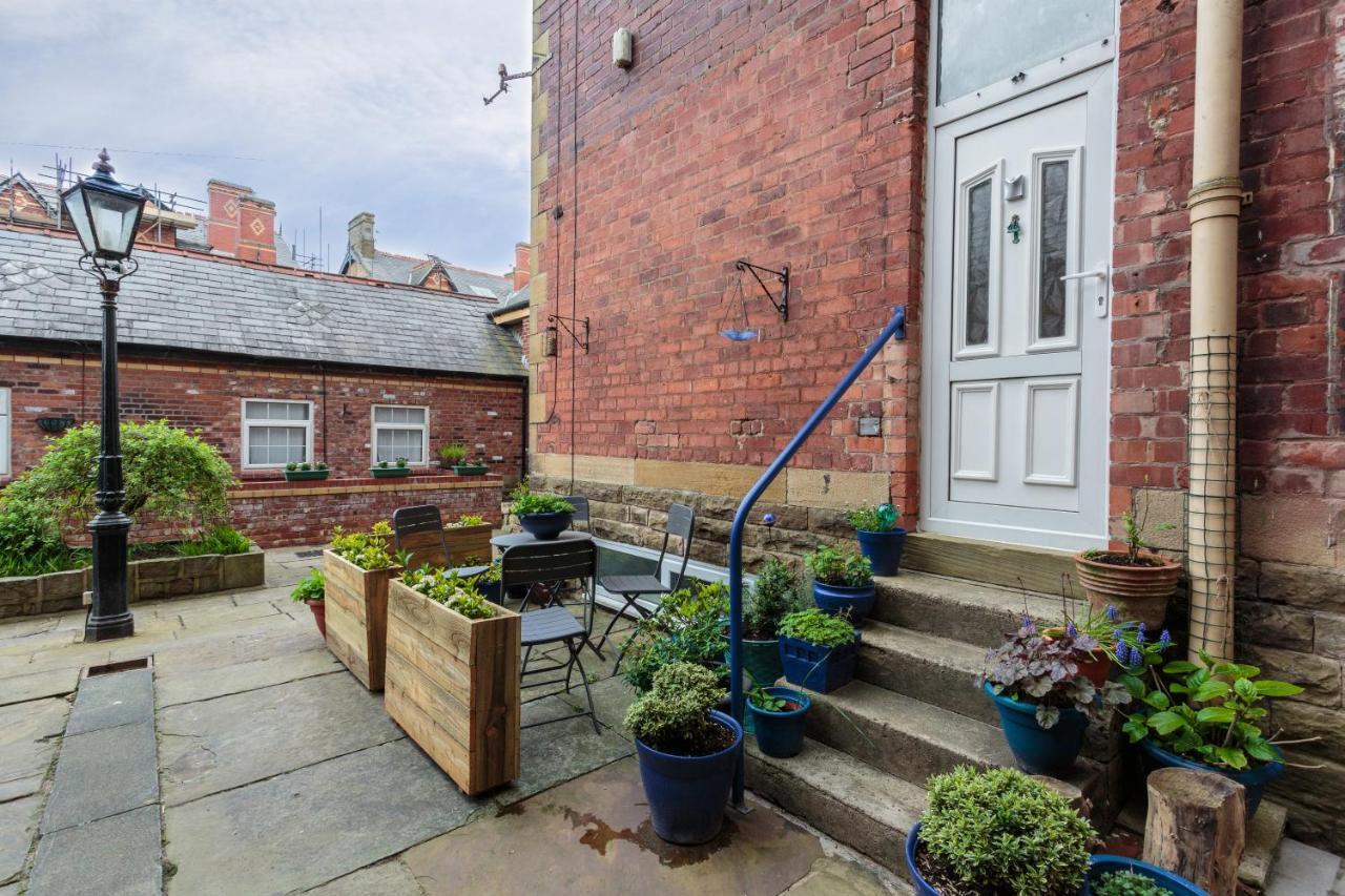 Beach Hideaway Apartment Lytham St Annes Exterior photo